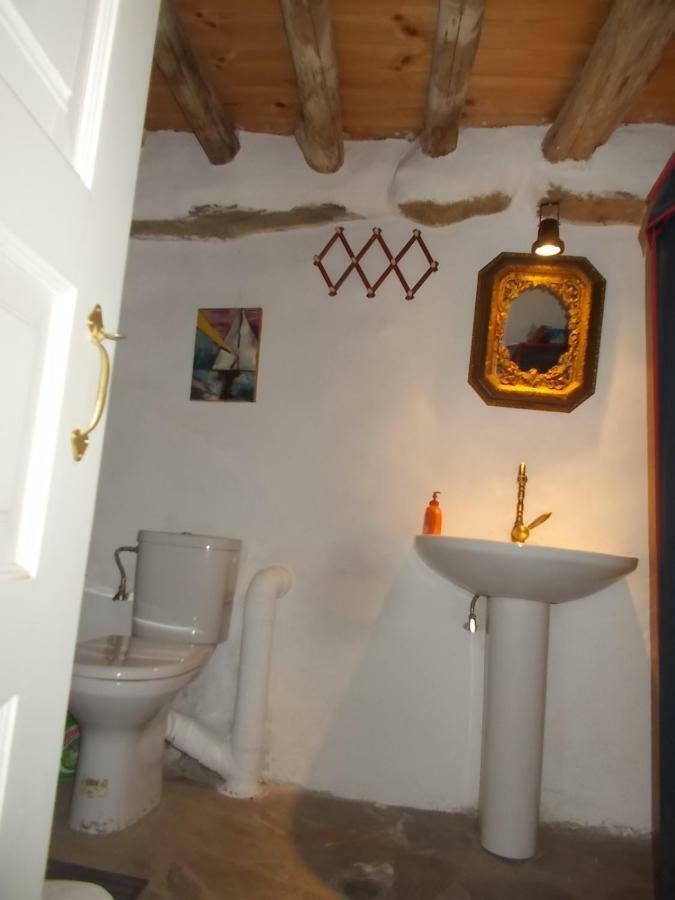 Cyclades Olive Museum'S Guest House Pitrofos Luaran gambar